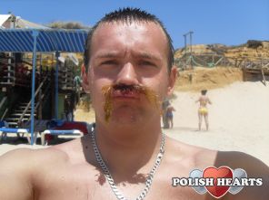 troszke was sie rzucil ale to po wyjsciu z oceanu;) troszke was sie rzucil ale to po wyjsciu z oceanu;)